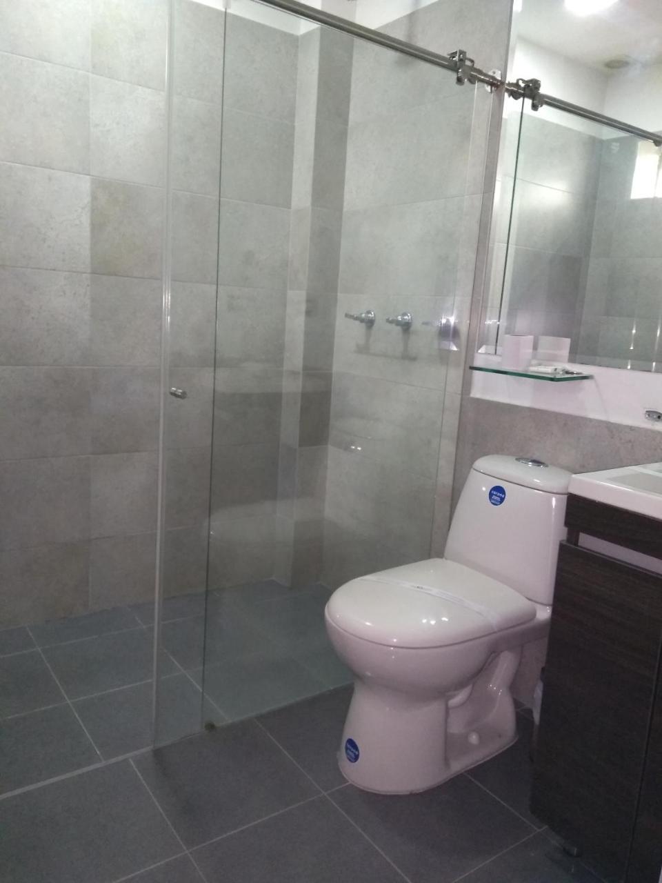 Calle 10 Express Hotel Medellin Ngoại thất bức ảnh